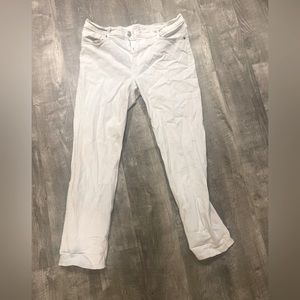 White Old Navy, boyfriend midrise size 8 jeans
